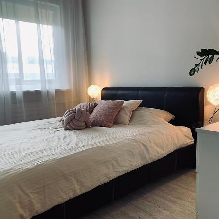 You'Ll Love This Large Apartment! Free Parking! Tallinn Exteriér fotografie